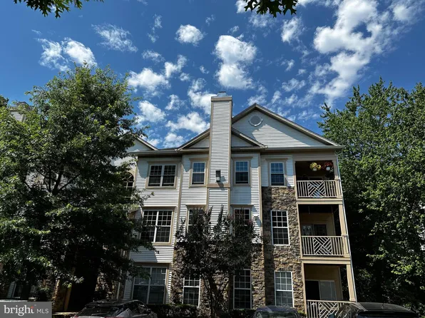 5958 Founders Hill Dr APT 301, Alexandria, VA 22310