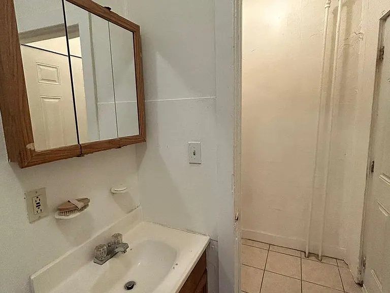 216 Pearl St — Photo 13