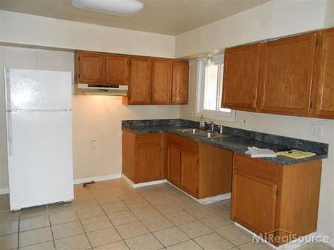 3rd image of 601 E Madge Ave