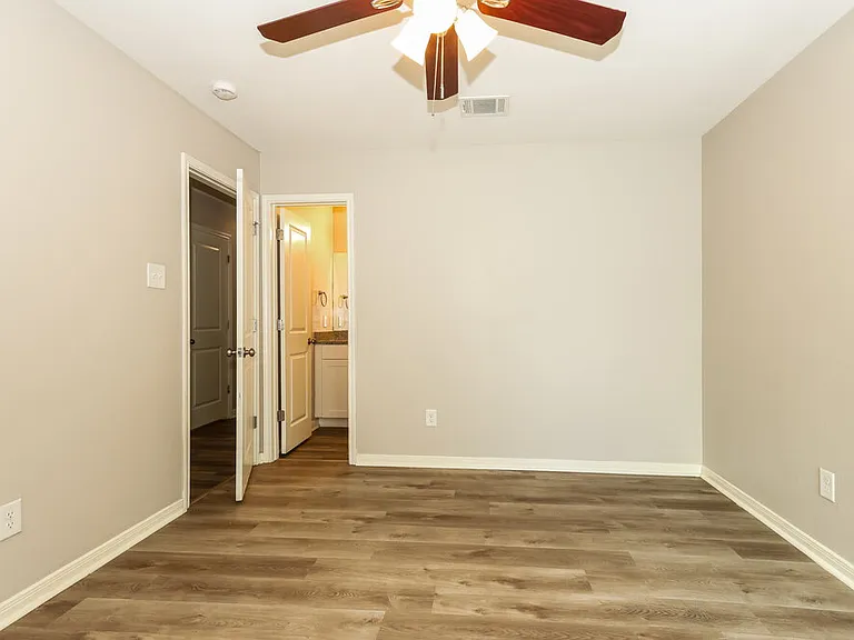 15653 Del Norte Dr — Photo 9