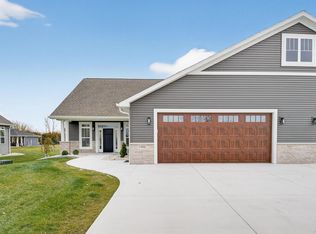 1382 Lighthouse Village Rd, Fond Du Lac, WI 54937