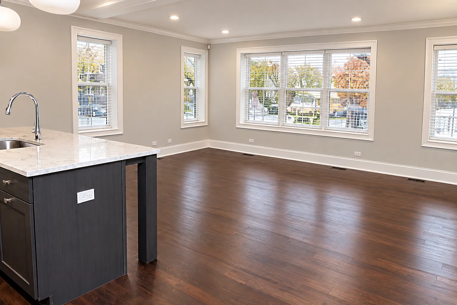 2305 W. Waveland - 1 W — Photo 3