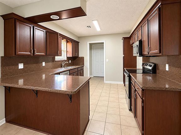 3rd image of 5013 Ryan Dr