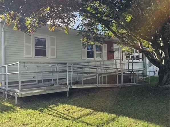 12 Navarre St, West Warwick, RI 02893