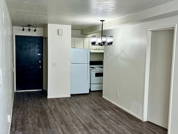 2nd image of 475 E 600 S APT 11A