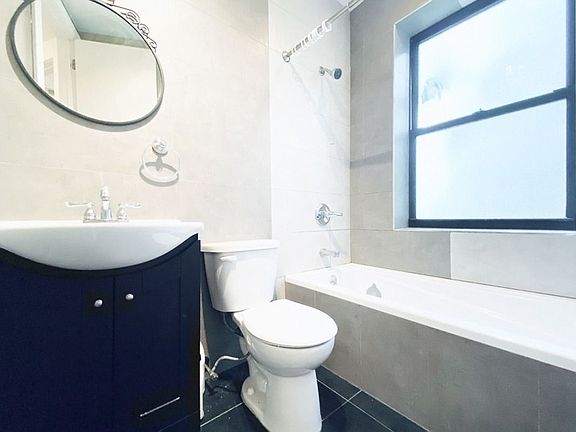 5th image of 746 Jefferson Ave #4B
