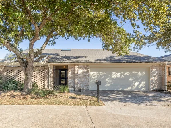 1216 Brook Hollow Ct, Bryan, TX 77802