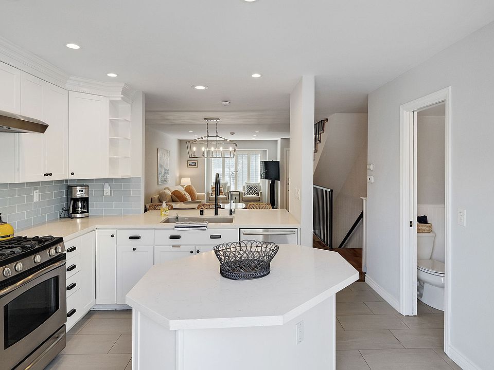 1st image of 164 Hermosa Ave