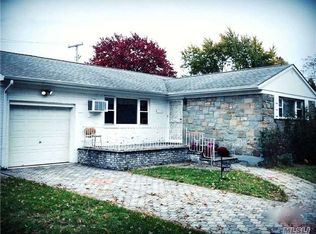 499 Parkway Dr, Elmont, NY 11003