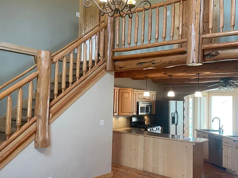 1084 E Moody Rd — Photo 16