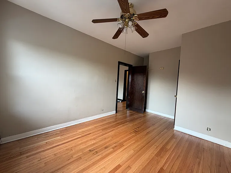 7952 S Ashland Ave #2F — Photo 8