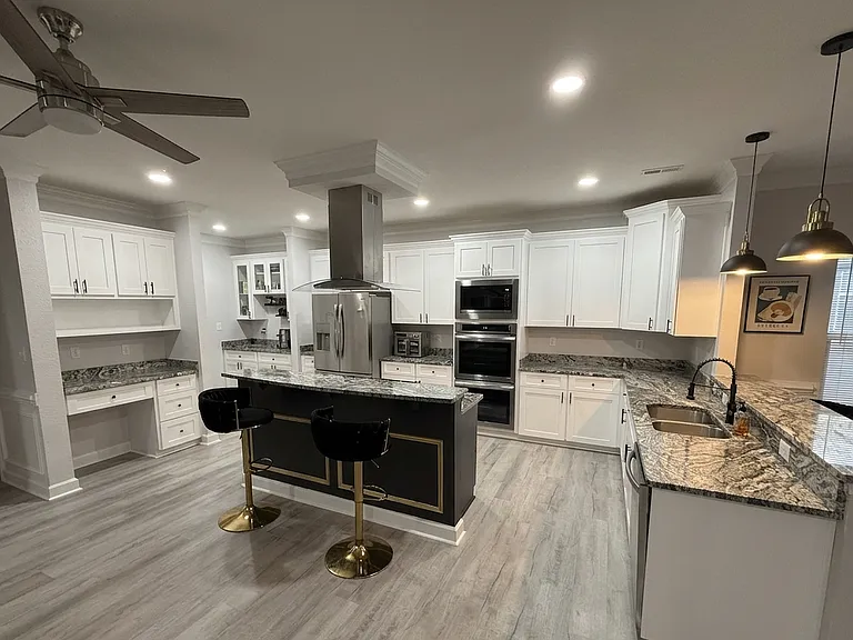 445 Rogers Ave — Photo 9