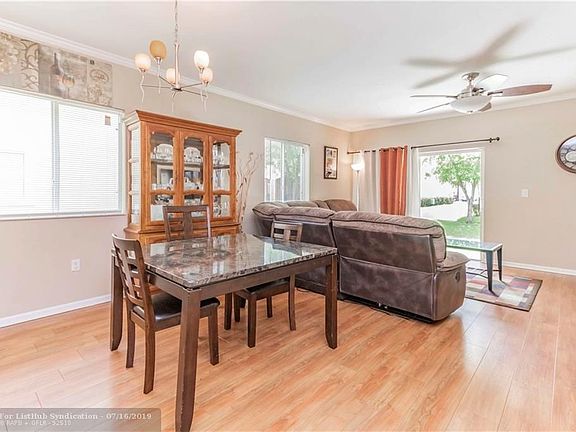 3rd image of 530 Saint Tropez Ln