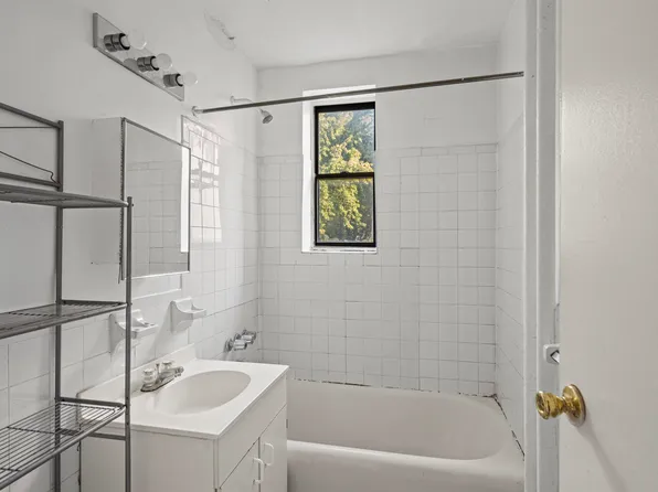 821 Bergen Avenue image 9 of 13