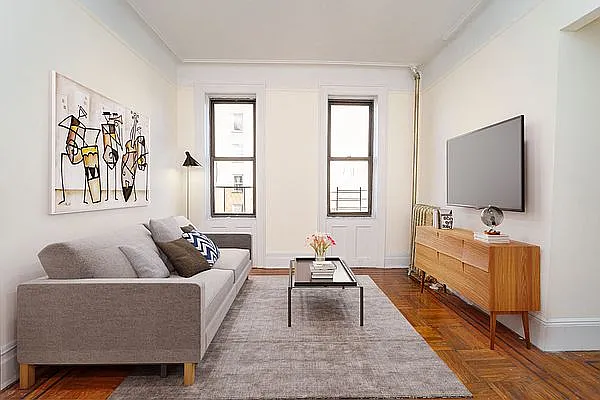 Rented by Modern Spaces | media 8