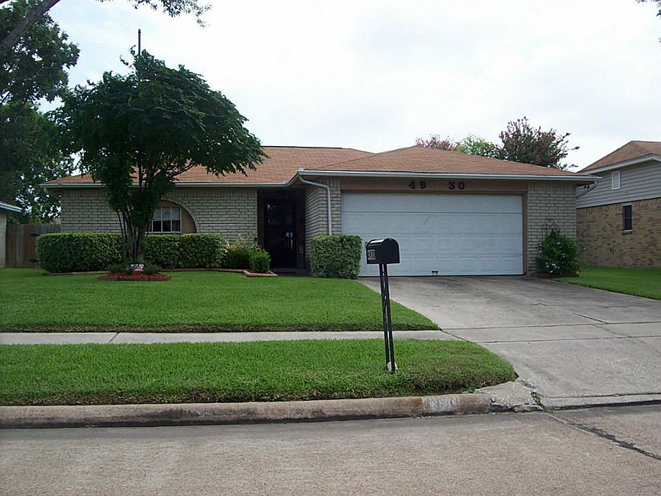 1st image of 4930 Meadow Place Dr