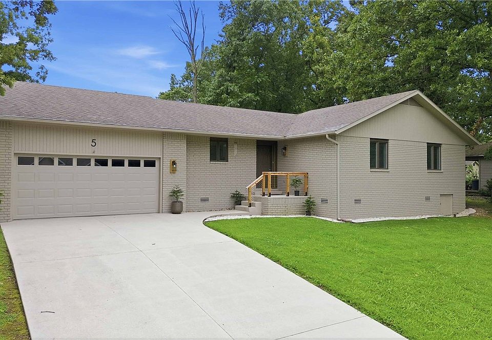 1st image of 5 Rockhill Ln