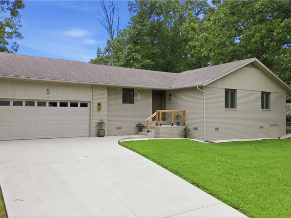 5 Rockhill Ln, Bella Vista, AR 72715