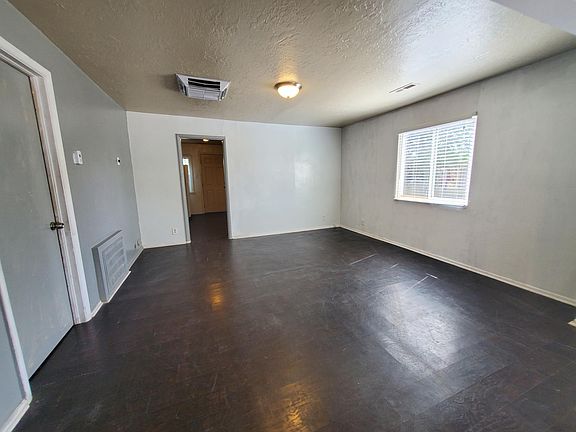 4th image of 1555 W Southgate Ave