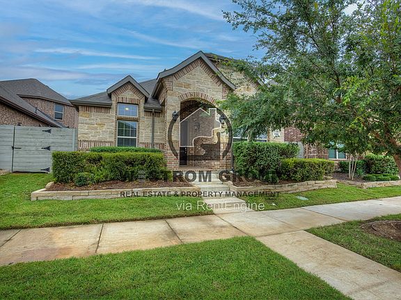3rd image of 820 10th St