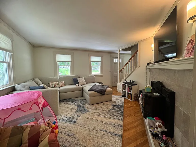 44 Stowell Rd — Photo 9