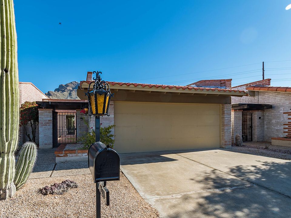 1st image of 8560 N Calle Tioga