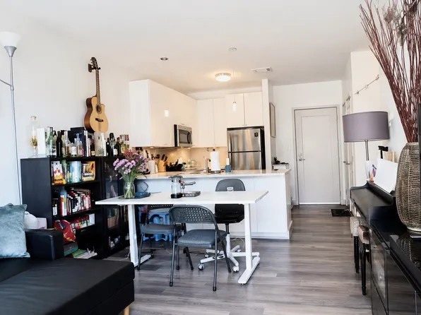 180 Telford St #206, Brighton, MA 02135