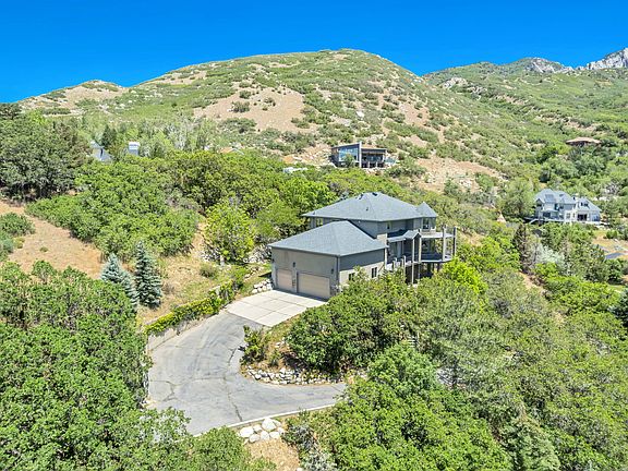 3rd image of 3207 Canyon Oak Cir