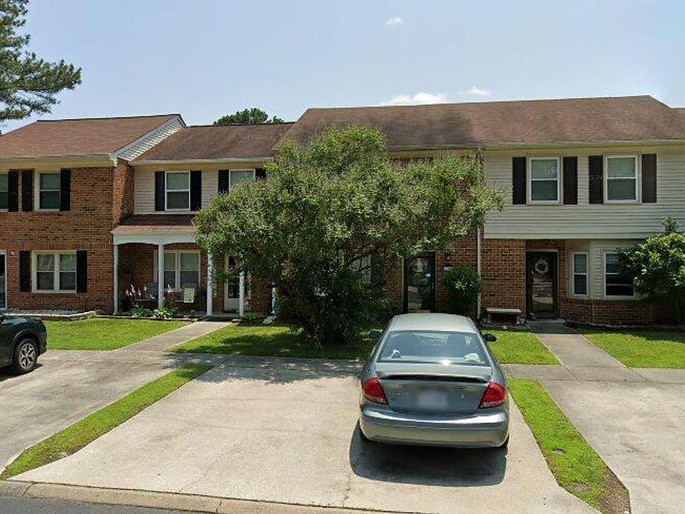 1st image of 218 Choisy Cres