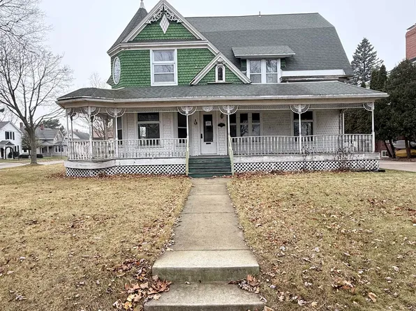 2402 Jefferson St, Two Rivers, WI 54241