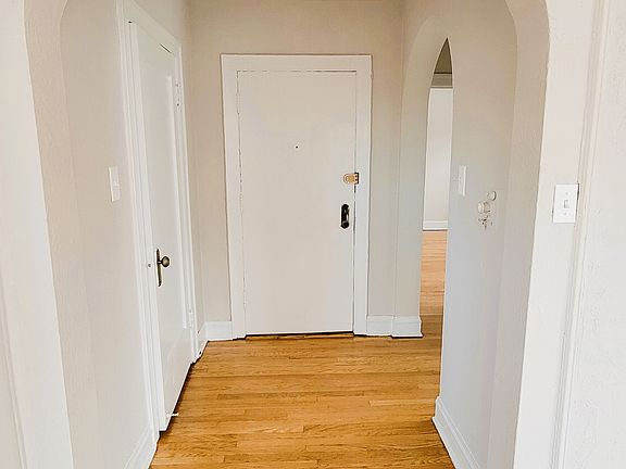 2nd image of 1600 W Estes Ave #1W