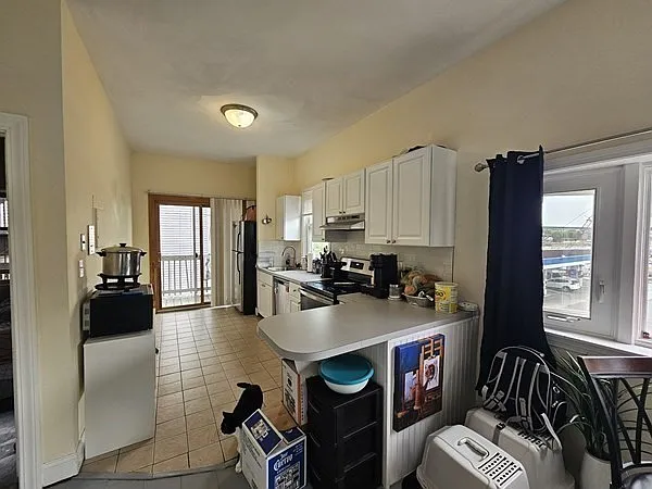464 Meridian St #B — Photo 2