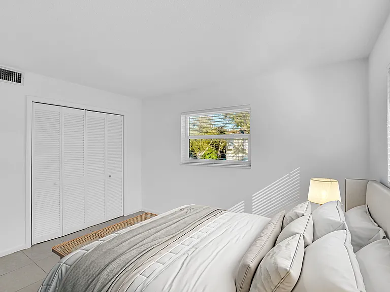 586 Azalea Ln #14 — Photo 8