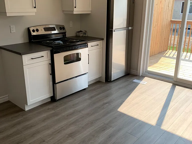 120 Sienna Ave #B — Photo 6