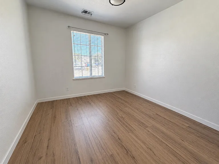 5701 Dainty Ct — Photo 11