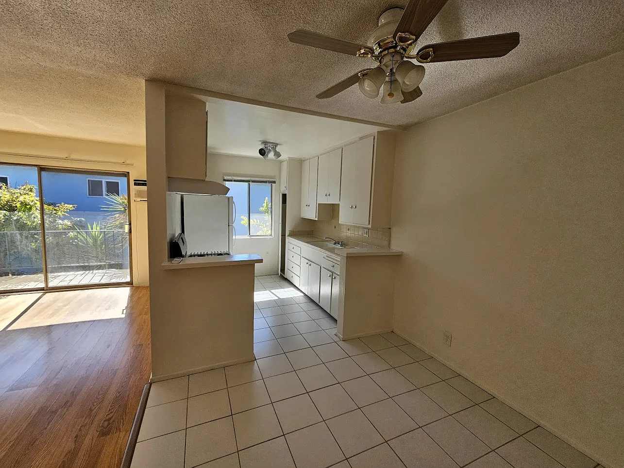 1 bed, 1100 sqft, $2,100 — Photo 4