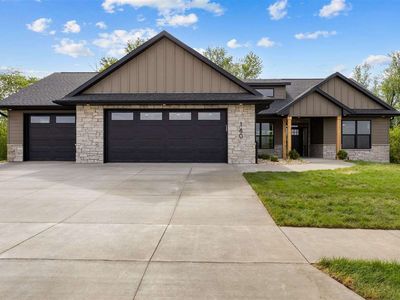 160 Pleasant Hill Dr NE, Swisher, IA, 52338