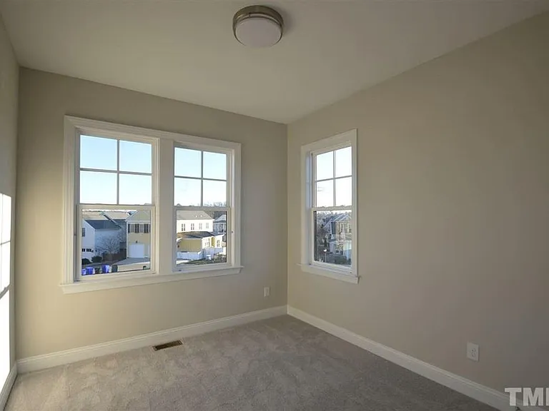 118 Philips Sq — Photo 26