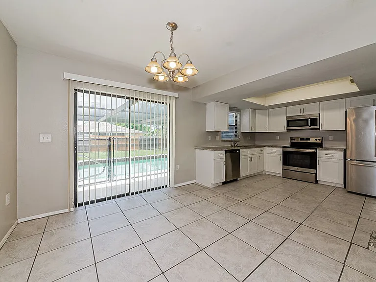 4277 Lancaster Dr — Photo 5
