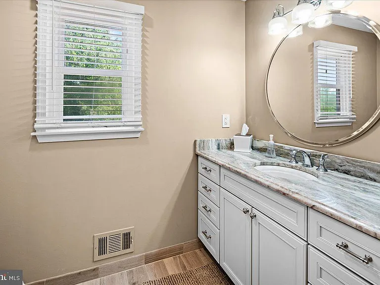 10 Huntington Dr #P — Photo 4