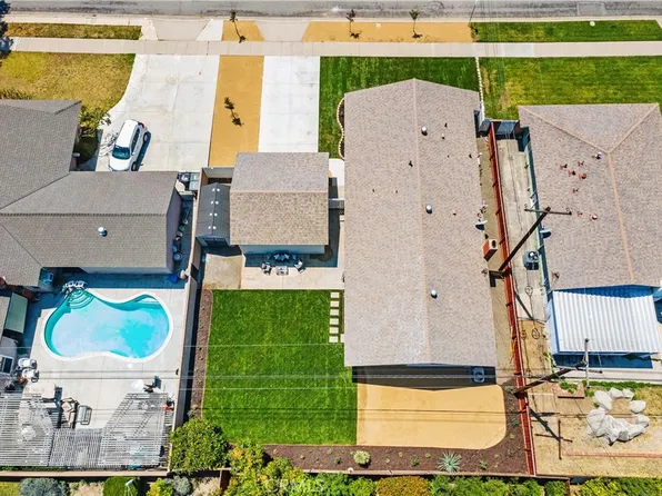 1131 E Saint James Ave, Orange, CA 92865