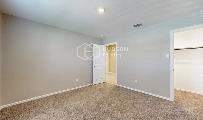 16537 Milwaukee St — Photo 16