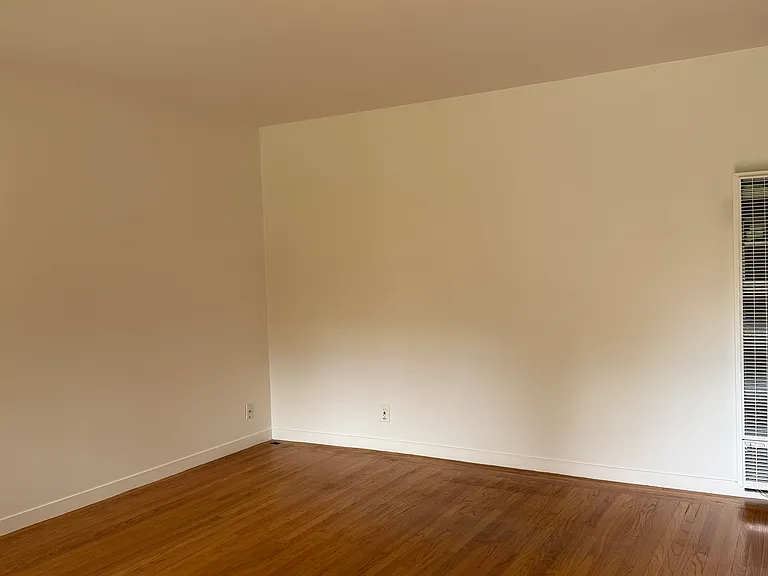 360 Rutherford Ave — Photo 7