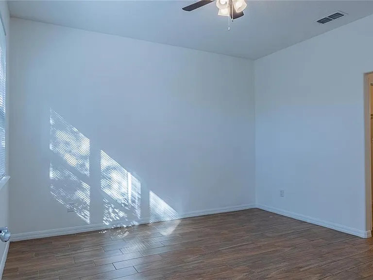 519 Cadiz Dr — Photo 14