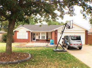 2903 NE 6th St, Bentonville, AR 72712