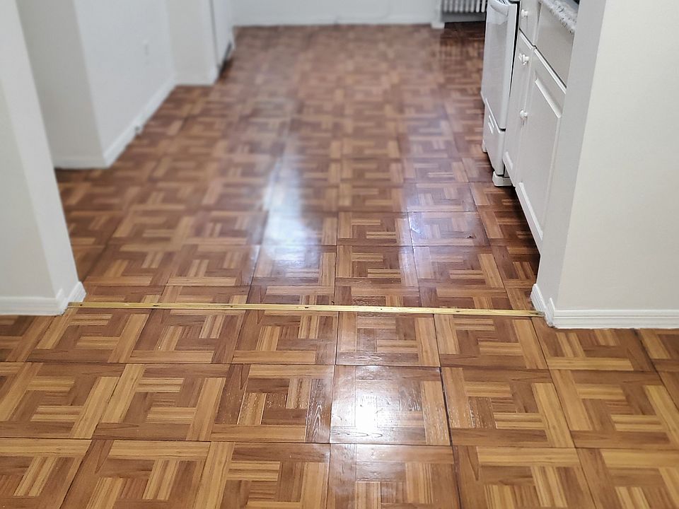 2nd image of 314 E 6th St APT 2