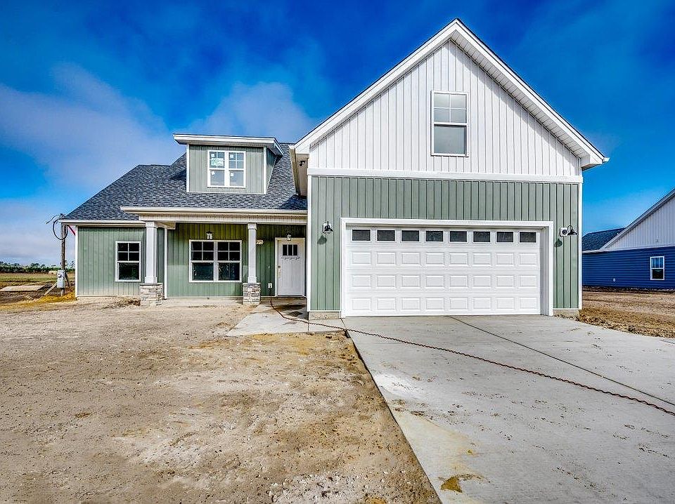 1st image of 415 St. John Rd.