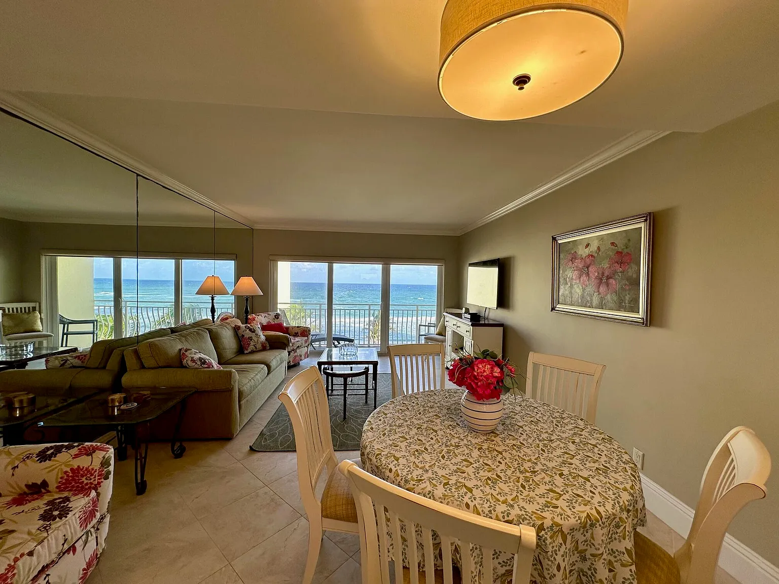 2 bed, 2.0 bath, 1130 sqft, $6,700 — Photo 2