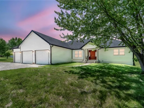 21341 163rd St, Basehor, KS 66007