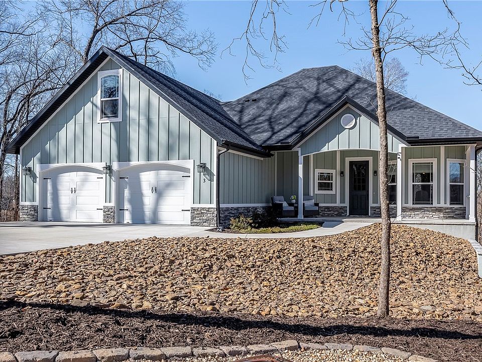 1st image of 3 Greenlaw Ln